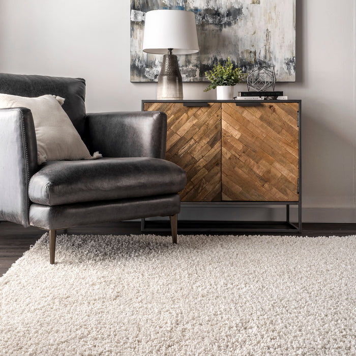 Plush White Shag Area Rug for Living Room