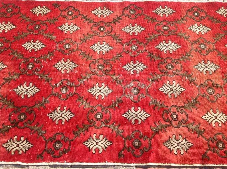 Rood handgeknoopt Turks geometrisch vloerkleed 190 x 101 cm