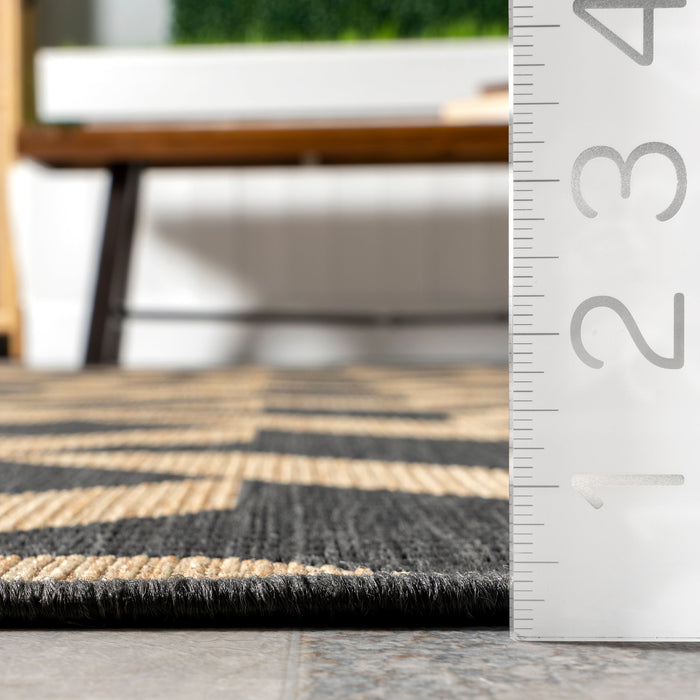 Rika Pinwheel Trellis Rug 90x150 cm Dark Grey