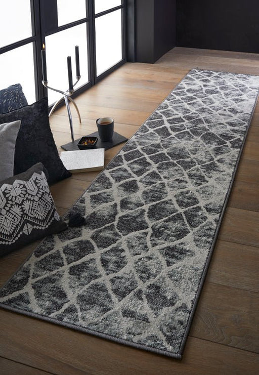 Sanford 5563 H Runner Rug