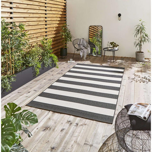 Santa Monica 48644 Striped Durable Stain-Resistant Weatherproof Flatweave In-Outdoor Black/White Rug