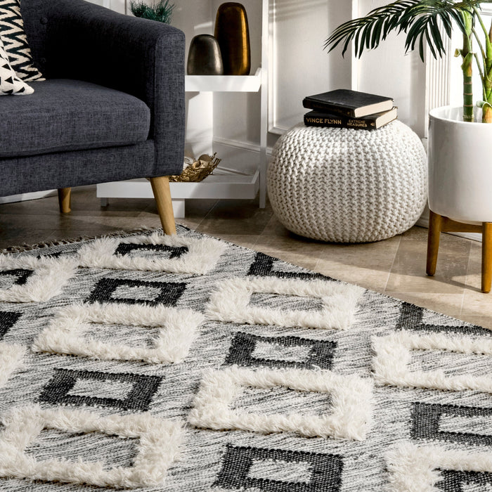 Shaggy Black And White Diamonds Area Rug 120x180 cm