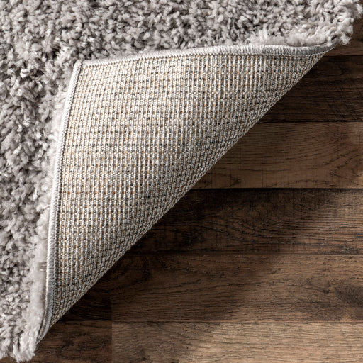 Shaggy Silver Area Rug for Comfort and Style