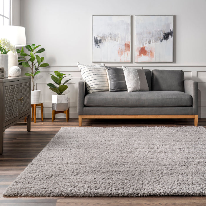 Shaggy Silver Area Rug for Comfort and Style