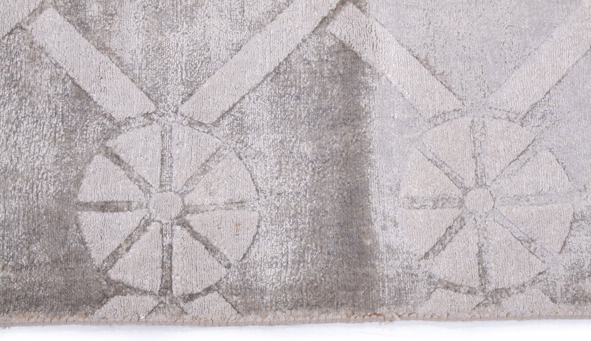 Silver Diamonds Rug