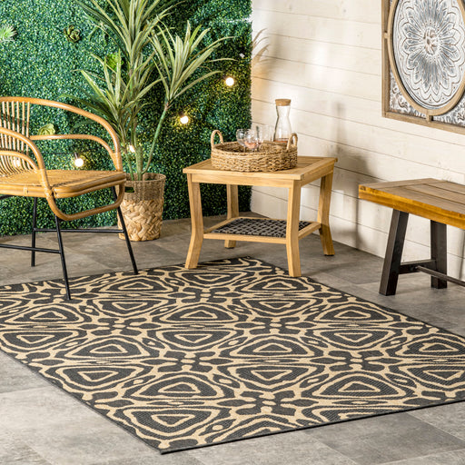 Snowflake Lattice Area Rug For Indoor And Outdoor Use