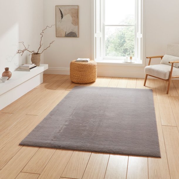 Snug Dark Grey Rug