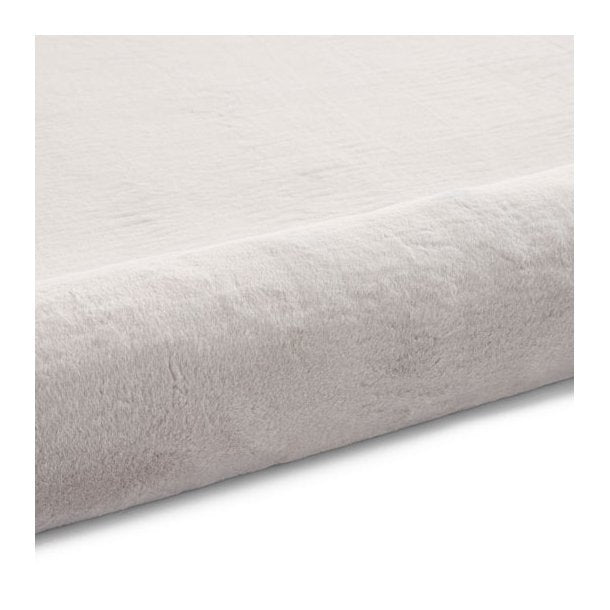 Snug Light Grey Rug