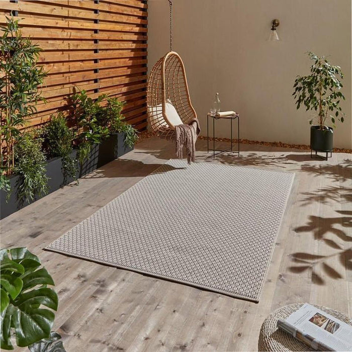 Stitch 9682 Durable Stain-Resistant Weatherproof Flatweave In-Outdoor Beige/Black Rug