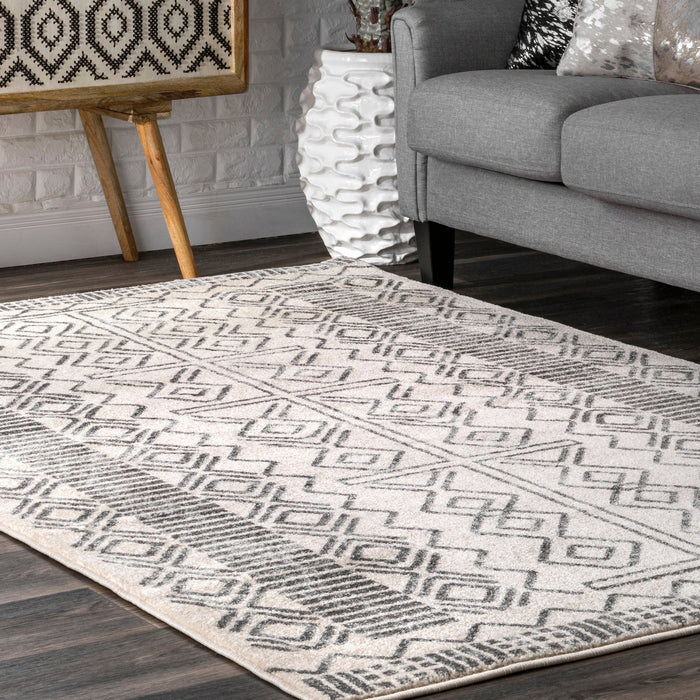 Tribal Pattern Area Rug in Ivory Shades