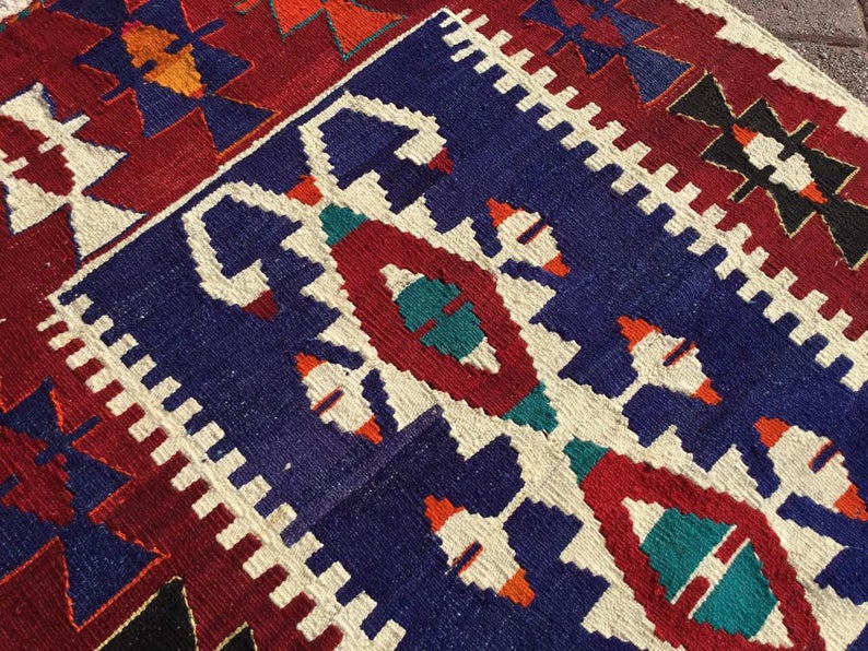 Turkkilainen Kilim-matto 137 cm x 96 cm Käsinkudottu Vintage