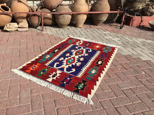 Turkkilainen Kilim-matto 137 cm x 96 cm Käsinkudottu Vintage