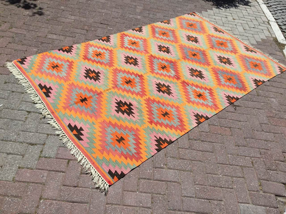 Turkkilainen Kilim matto 270cm x 160cm käsinkudottua villaa Vintage