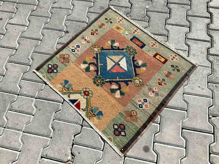 Turkish Rug 70cm x 76cm With Unique Palmette Design