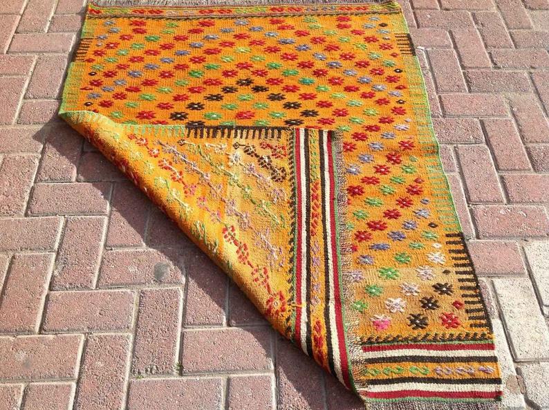 Turkish Vintage Kilim Rug 132cm x 107cm Handwoven Wool