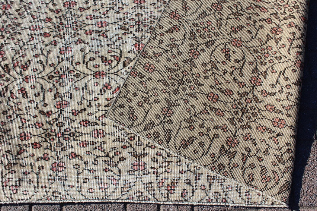 Turkish Vintage Rug 174Cm X 270Cm Hand-Knotted Design