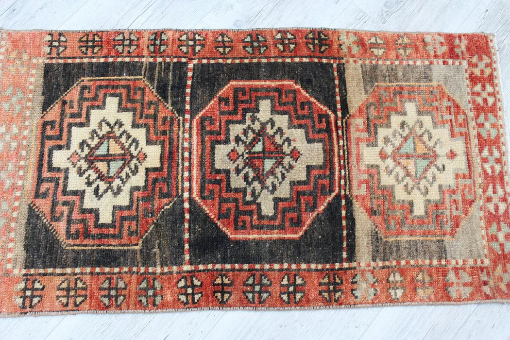 Turkish Vintage Rug 49cm x 107cm Classic Design #425