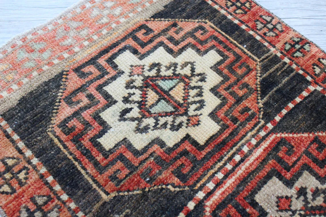 Turkish Vintage Rug 49cm x 107cm Classic Design #425