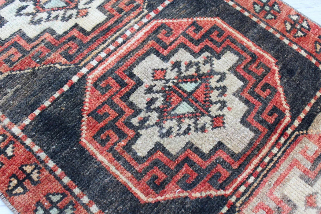 Turkish Vintage Rug 49cm x 107cm Classic Design #425