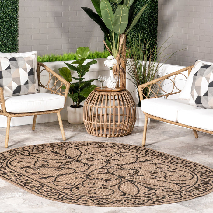 Versatile Vine-Inspired Area Rug for Indoor and Outdoor Use