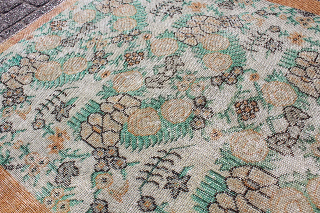 Vintage 107x195 cm Distressed Area Rug #147