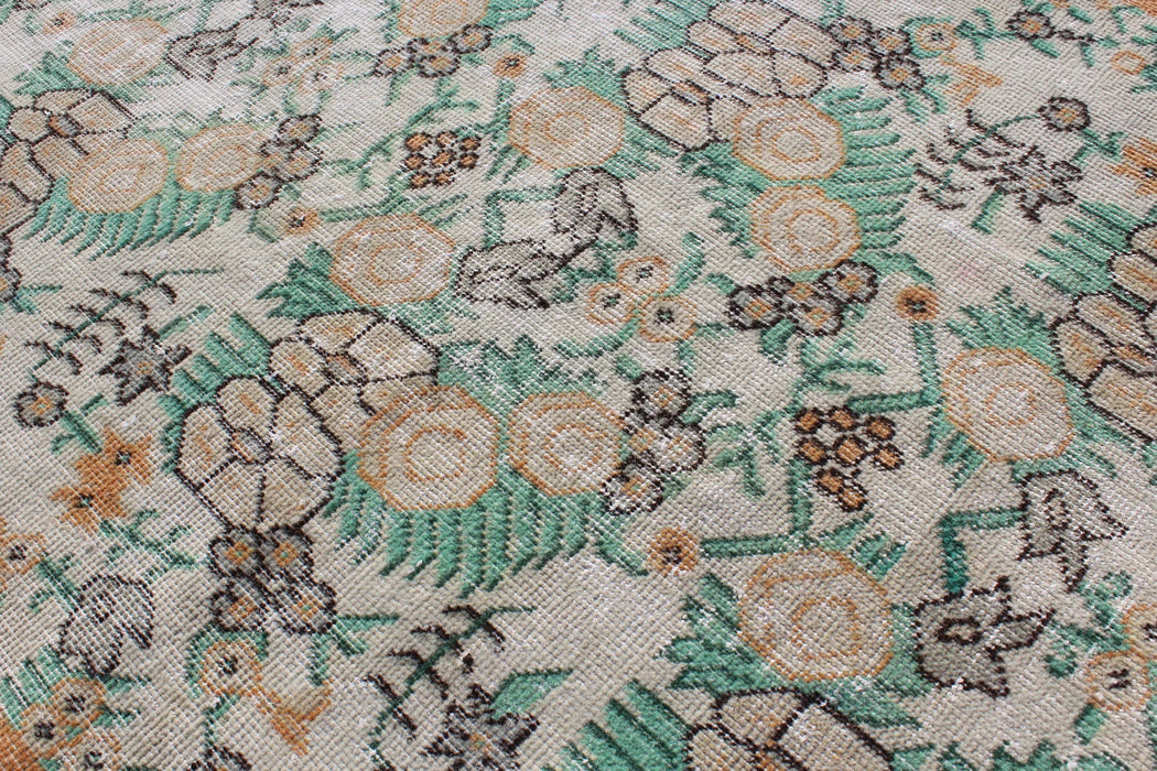 Vintage 107x195 cm Distressed Area Rug #147