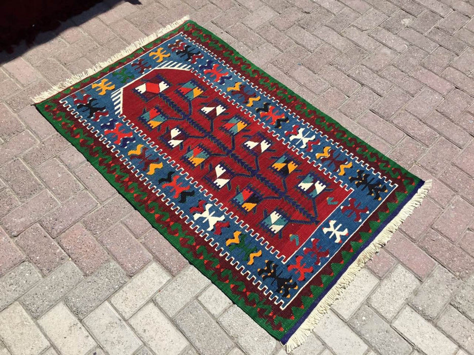 Vintage Blue Red Kilim -matto 137cm x 87cm Käsintehty kalkkuna