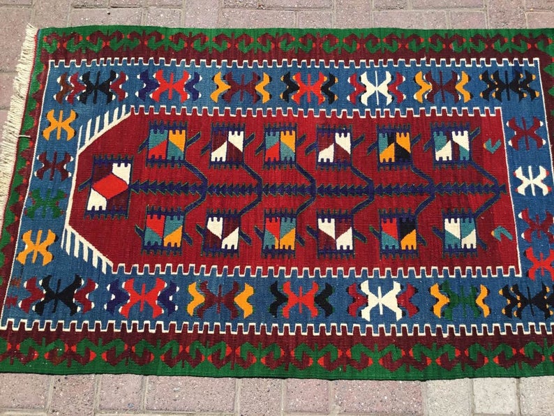 Vintage Blue Red Kilim -matto 137cm x 87cm Käsintehty kalkkuna