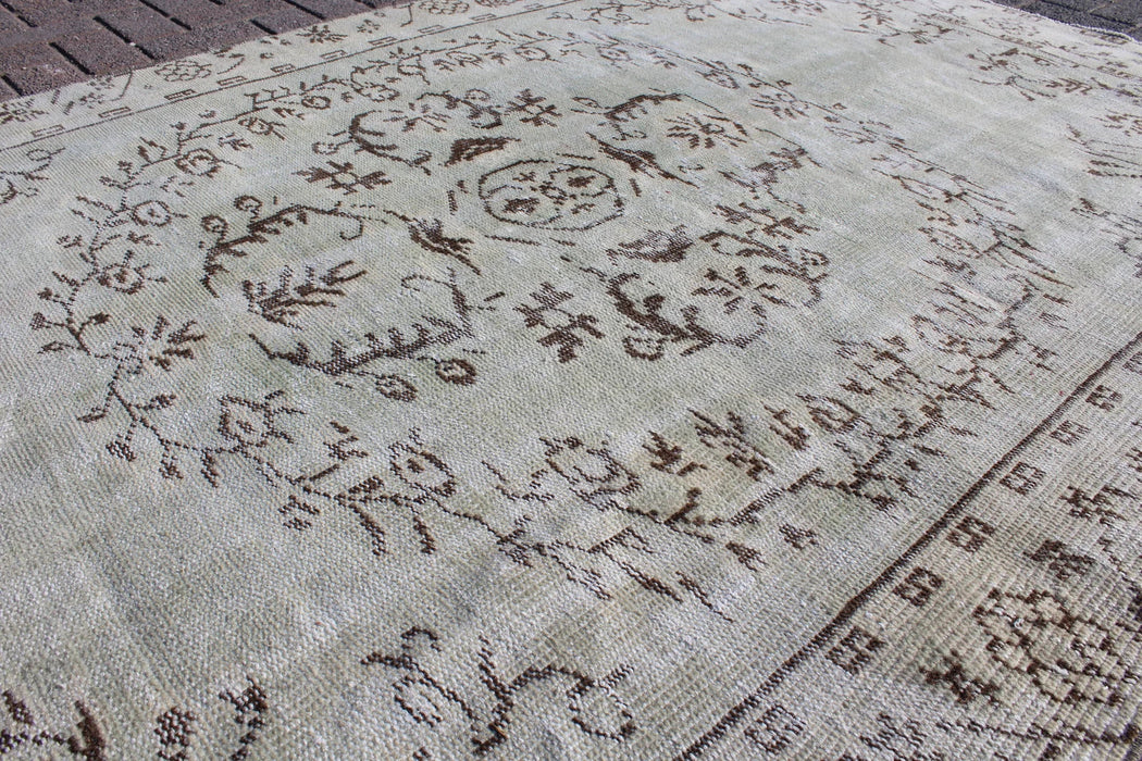 Vintage Hand Knotted Anatolian Area Rug 146 x 239 cm
