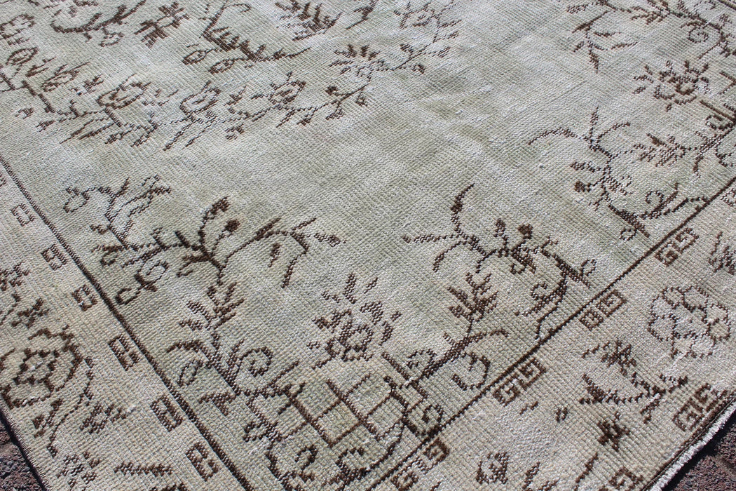 Vintage Hand Knotted Anatolian Area Rug 146 x 239 cm