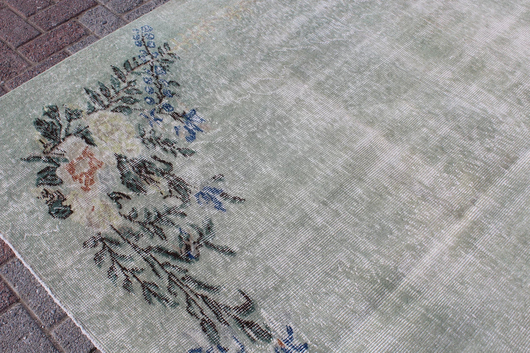 Vintage Hand Knotted Anatolian Area Rug 157 x 252 cm