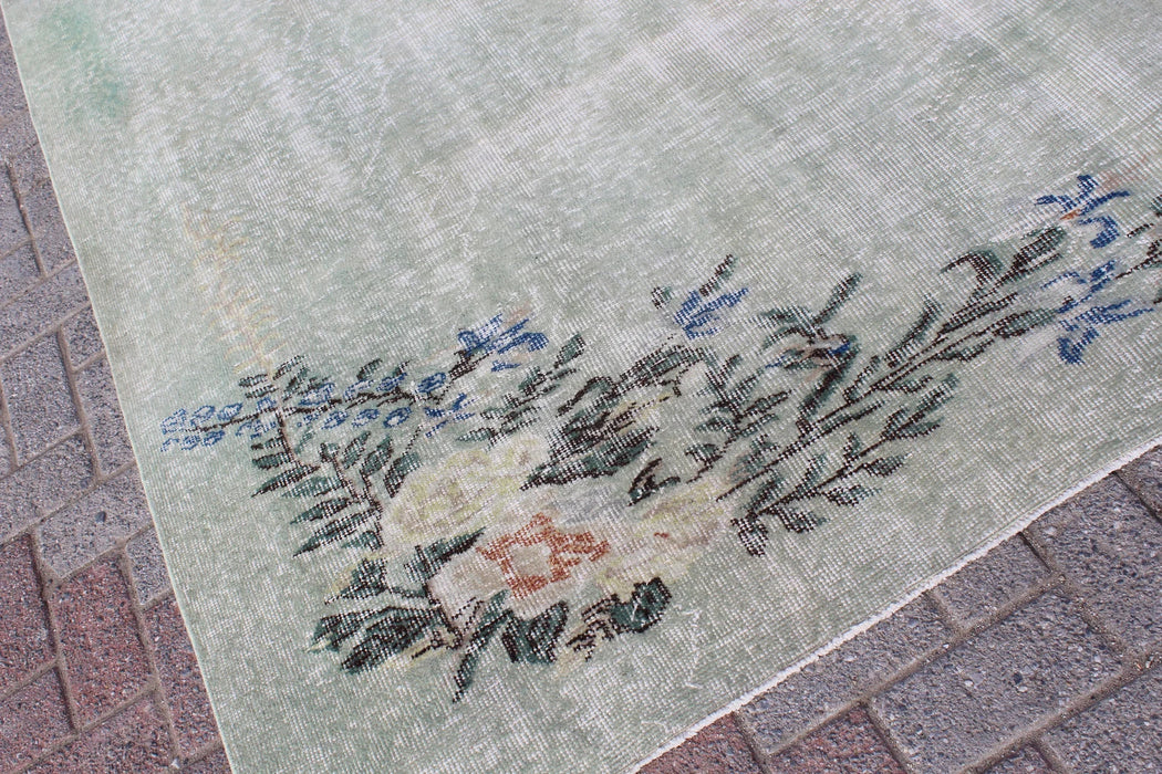 Vintage Hand Knotted Anatolian Area Rug 157 x 252 cm