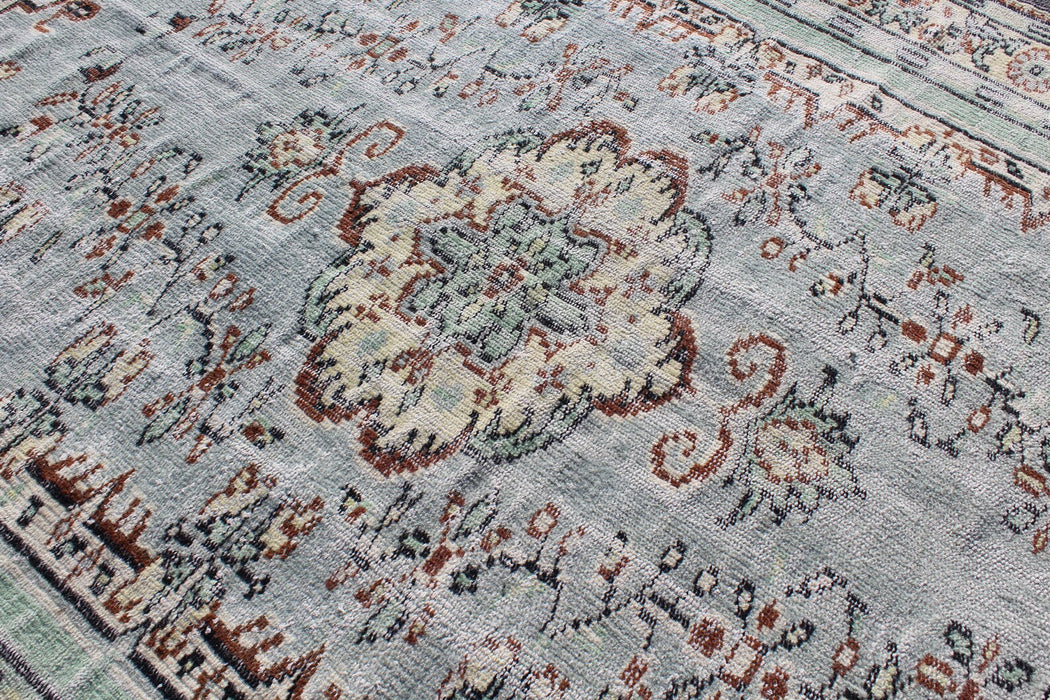 Vintage Hand Knotted Anatolian Area Rug 177 x 256 cm