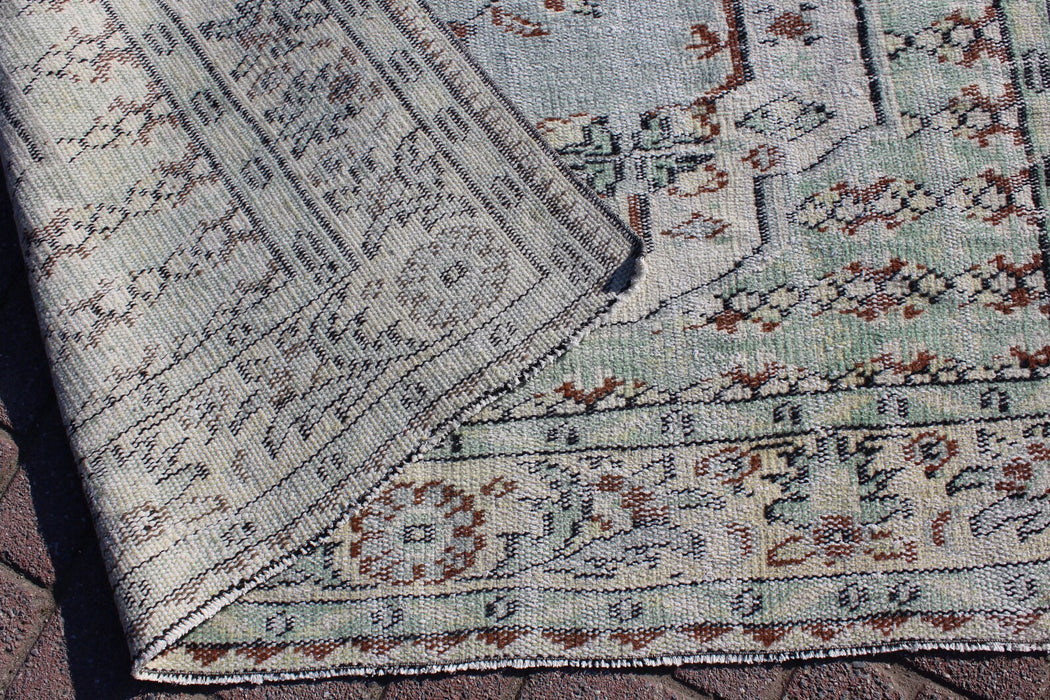 Vintage Hand Knotted Anatolian Area Rug 177 x 256 cm