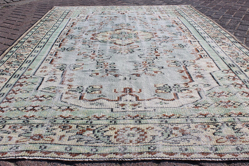 Vintage Hand Knotted Anatolian Area Rug 177 x 256 cm