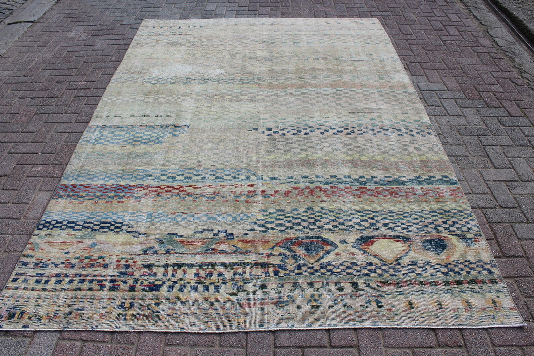 Vintage Hand Knotted Anatolian Area Rug 207 x 296 cm
