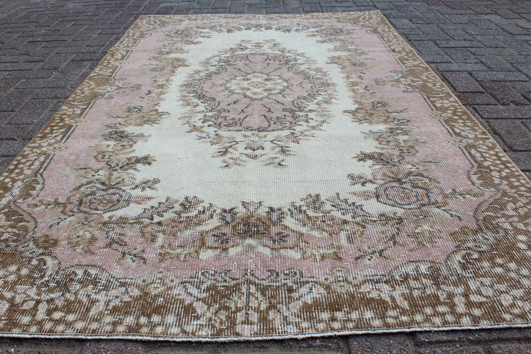 Vintage käsinsolmittu Anatolian juoksumatto 124cm x 213cm