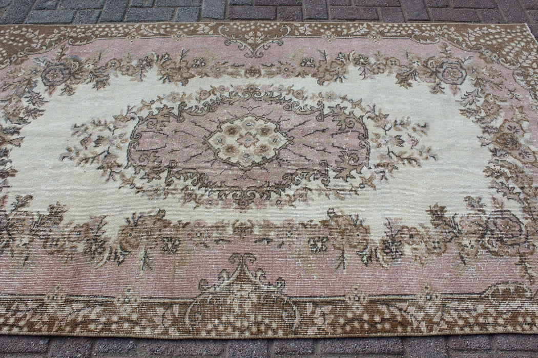 Vintage käsinsolmittu Anatolian juoksumatto 124cm x 213cm