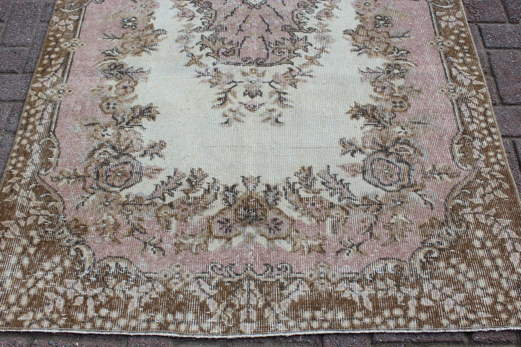 Vintage käsinsolmittu Anatolian juoksumatto 124cm x 213cm