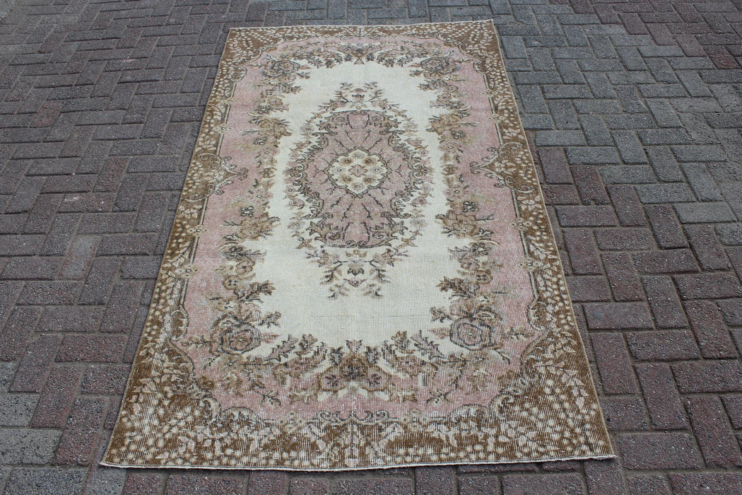 Vintage käsinsolmittu Anatolian juoksumatto 124cm x 213cm