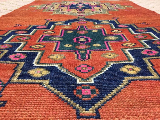 Vintage Hand Knotted Anatolian Tribal Area Rug 176 x 118 cm
