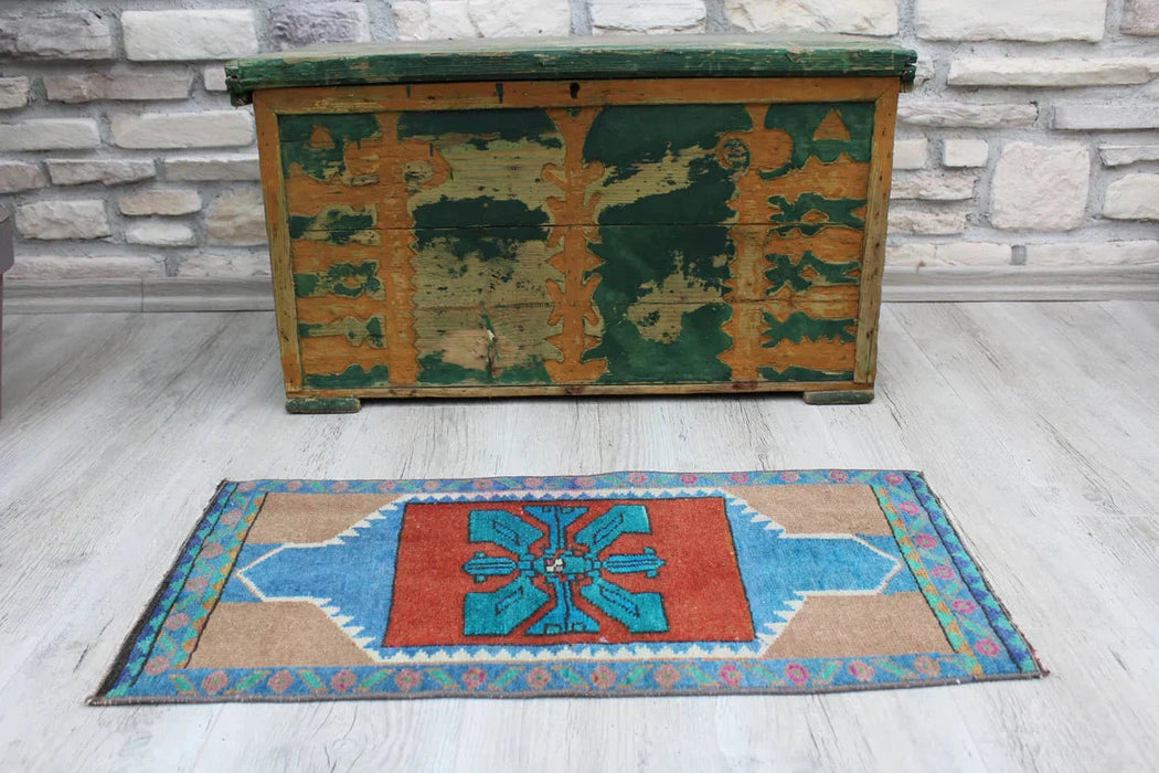 Vintage Hand-Knotted Mini Rug 39cm x 77cm Isparta Turkey