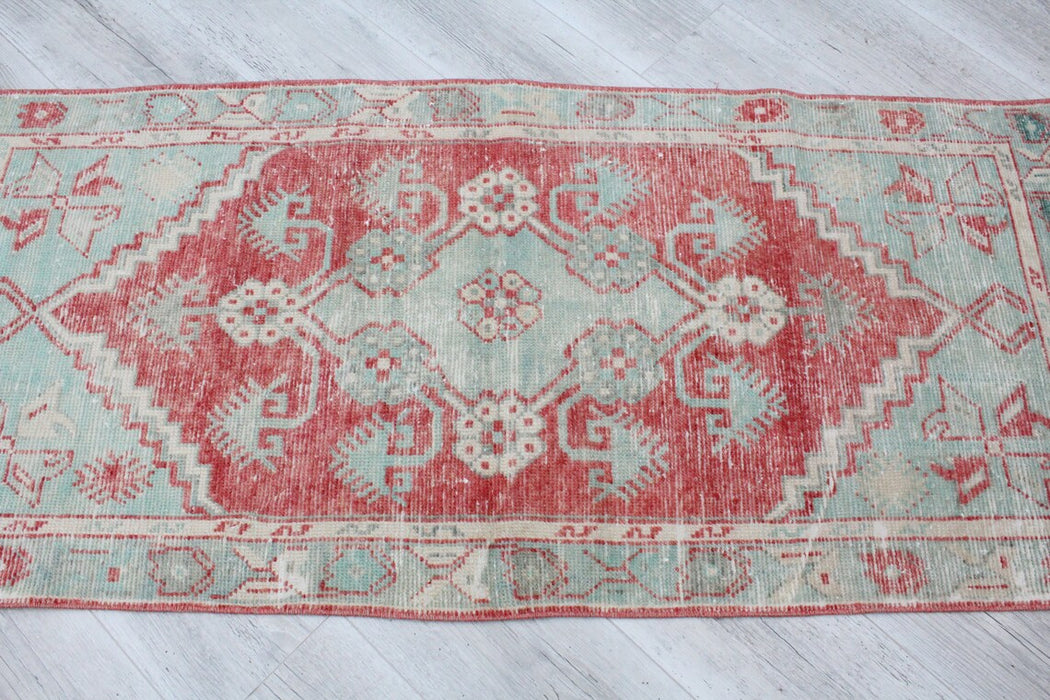 Tappeto vintage annodato a mano 71 cm x 160 cm Isparta Turchia