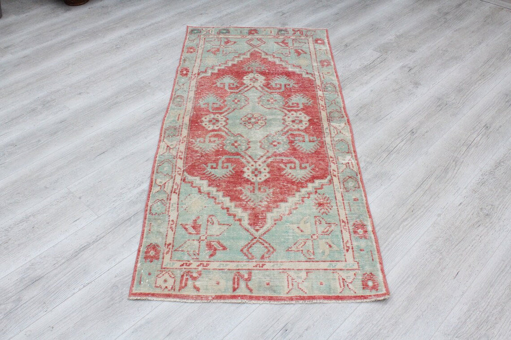 Tappeto vintage annodato a mano 71 cm x 160 cm Isparta Turchia