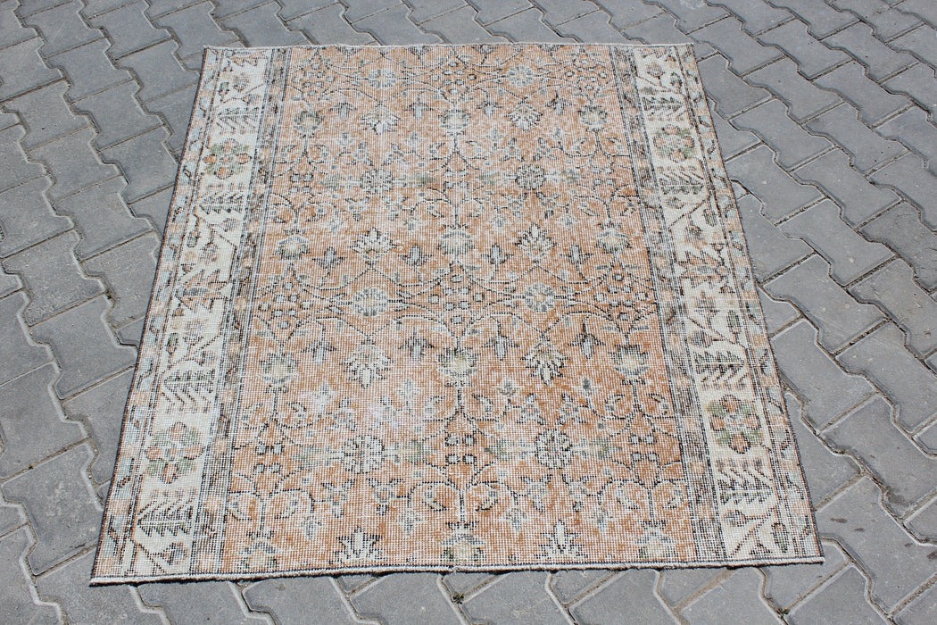 Vintage Hand-Knotted Turkish Rug 122x134 cm #447