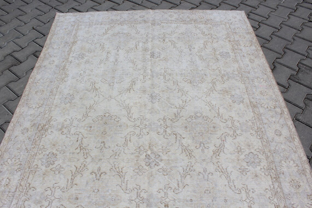 Vintage Hand-Knotted Turkish Rug 161cm x 270cm