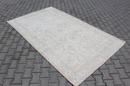 Vintage Hand-Knotted Turkish Rug 161cm x 270cm