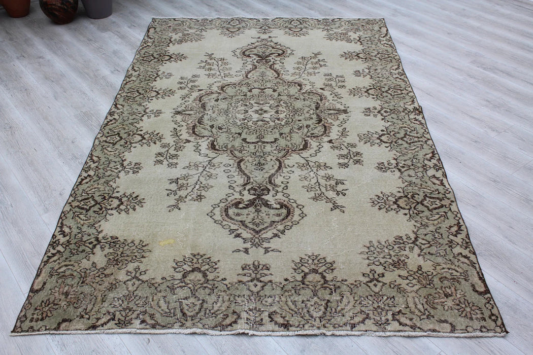Vintage Hand-Knotted Turkish Rug 163cm x 262cm