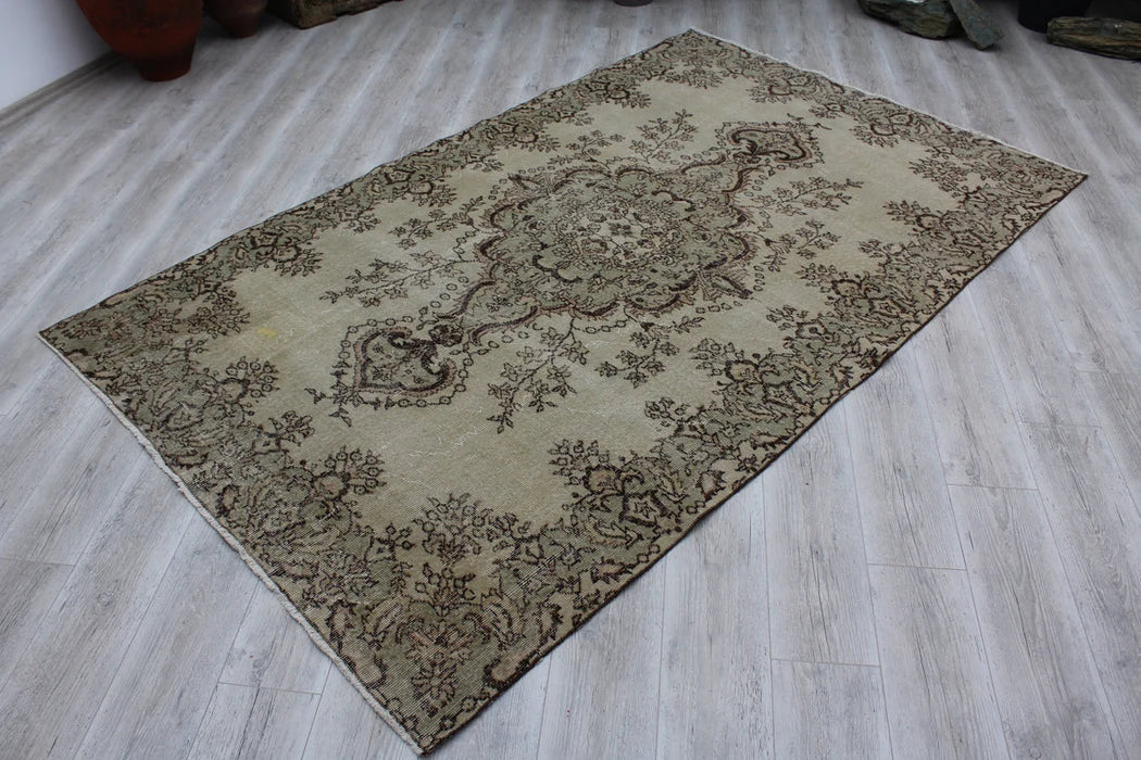 Vintage Hand-Knotted Turkish Rug 163cm x 262cm