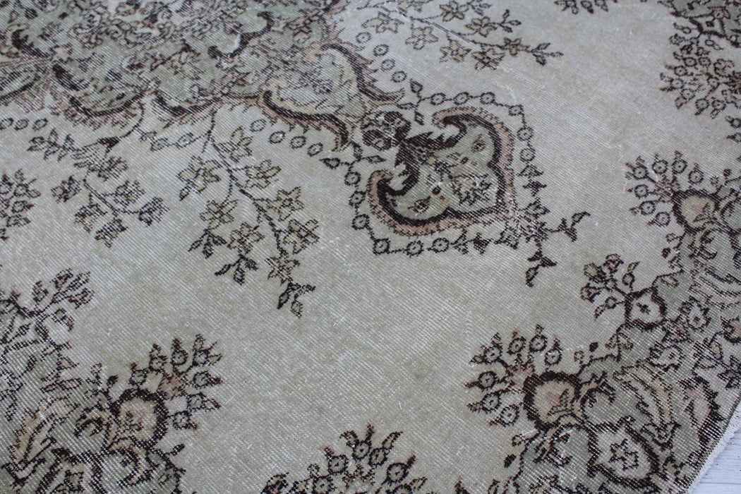 Vintage Hand-Knotted Turkish Rug 163cm x 262cm